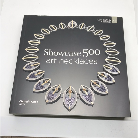 500 Necklaces, a curated compendium of  Art to Wear designers 2013 Edition - Picture 1 of 4